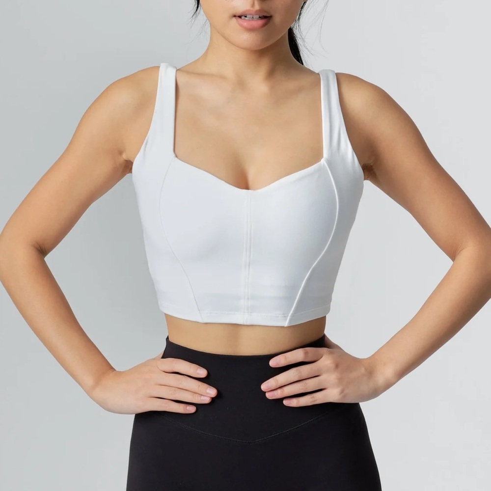 NWT BuffBunny Covet Crop Top Sports Bra Nubre Fabric White Size XXL?